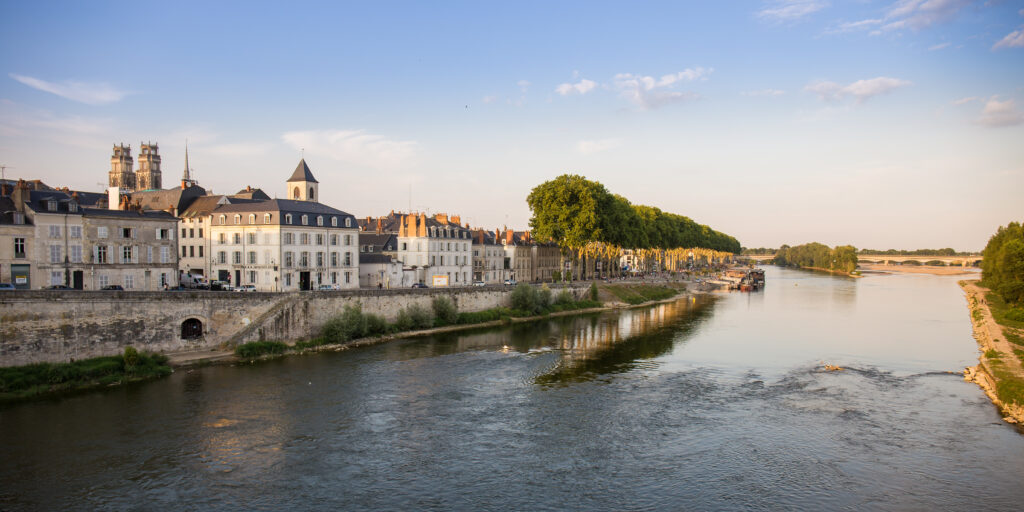 Valle del Loira, Lourdes y París