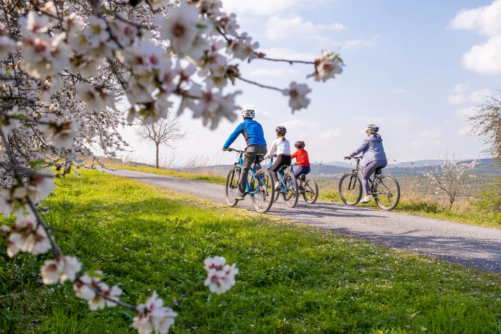 Paseo en bicicleta por la Vía Verde más larga de Andalucía